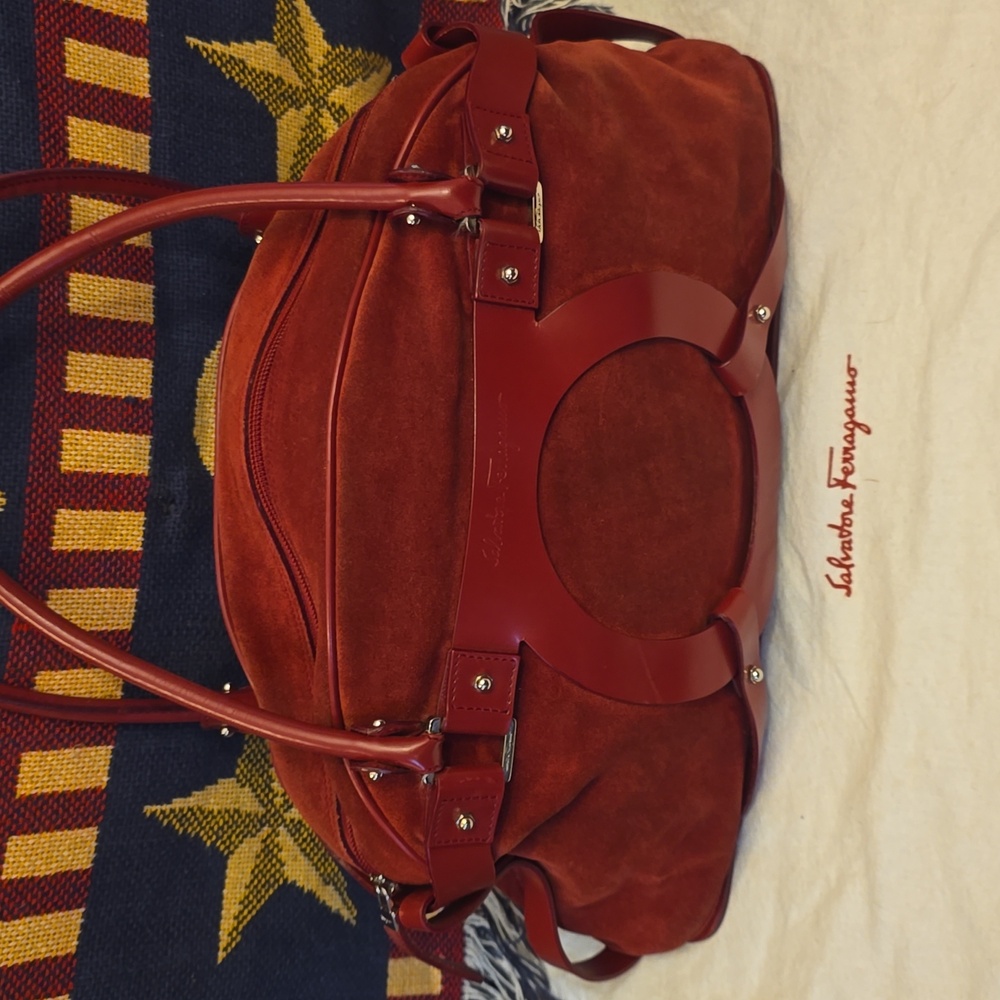 Salvatore Ferragamo Red Suede & Calf Leather Shoulder Bag with Structured Design - Picture 3 of 16
